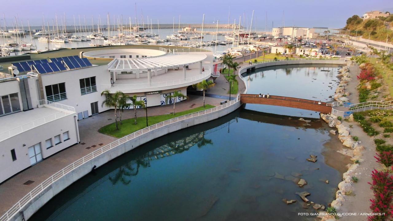 Sestante Marina Motel Capo dʼOrlando Buitenkant foto